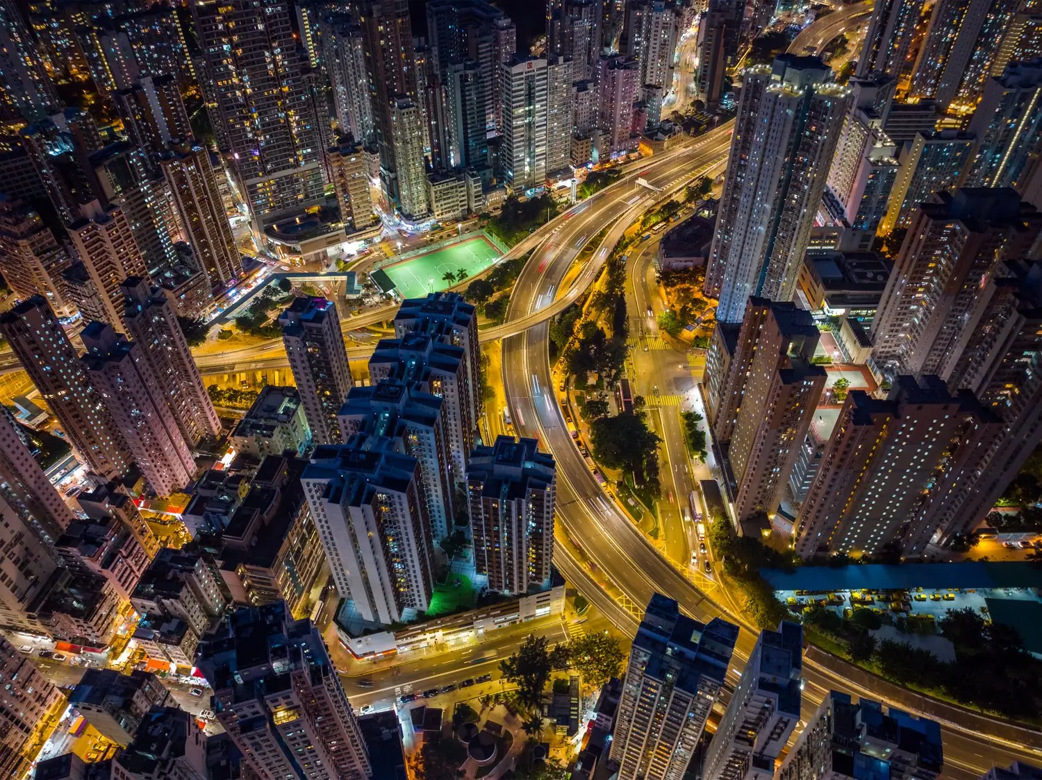 Smart city w praktyce - jak korzystać z inteligentnych rozwiązań miejskich
