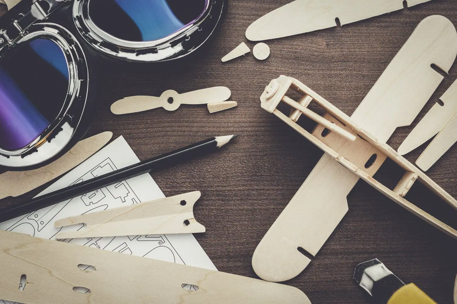 Jak rozpocząć hobby modelarskie - podstawy dla początkujących kolekcjonerów