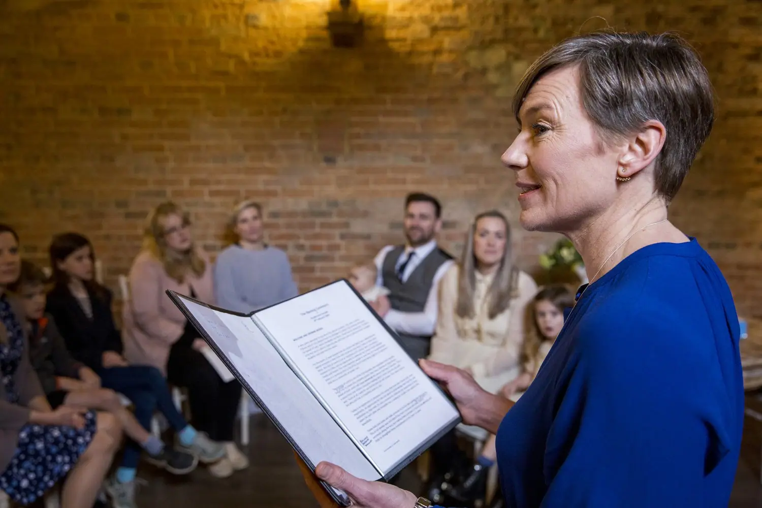 Organizacja wieczorów poezji w lokalnej społeczności - praktyczny poradnik