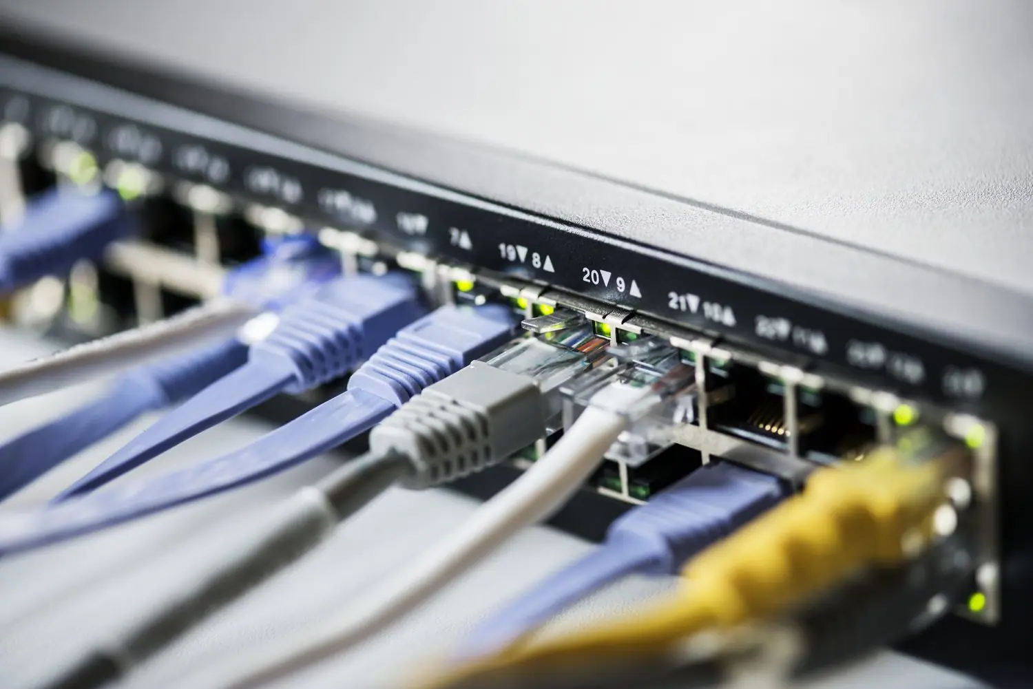 Jak wybrać odpowiedni router Wi-Fi do małego biura - praktyczny poradnik