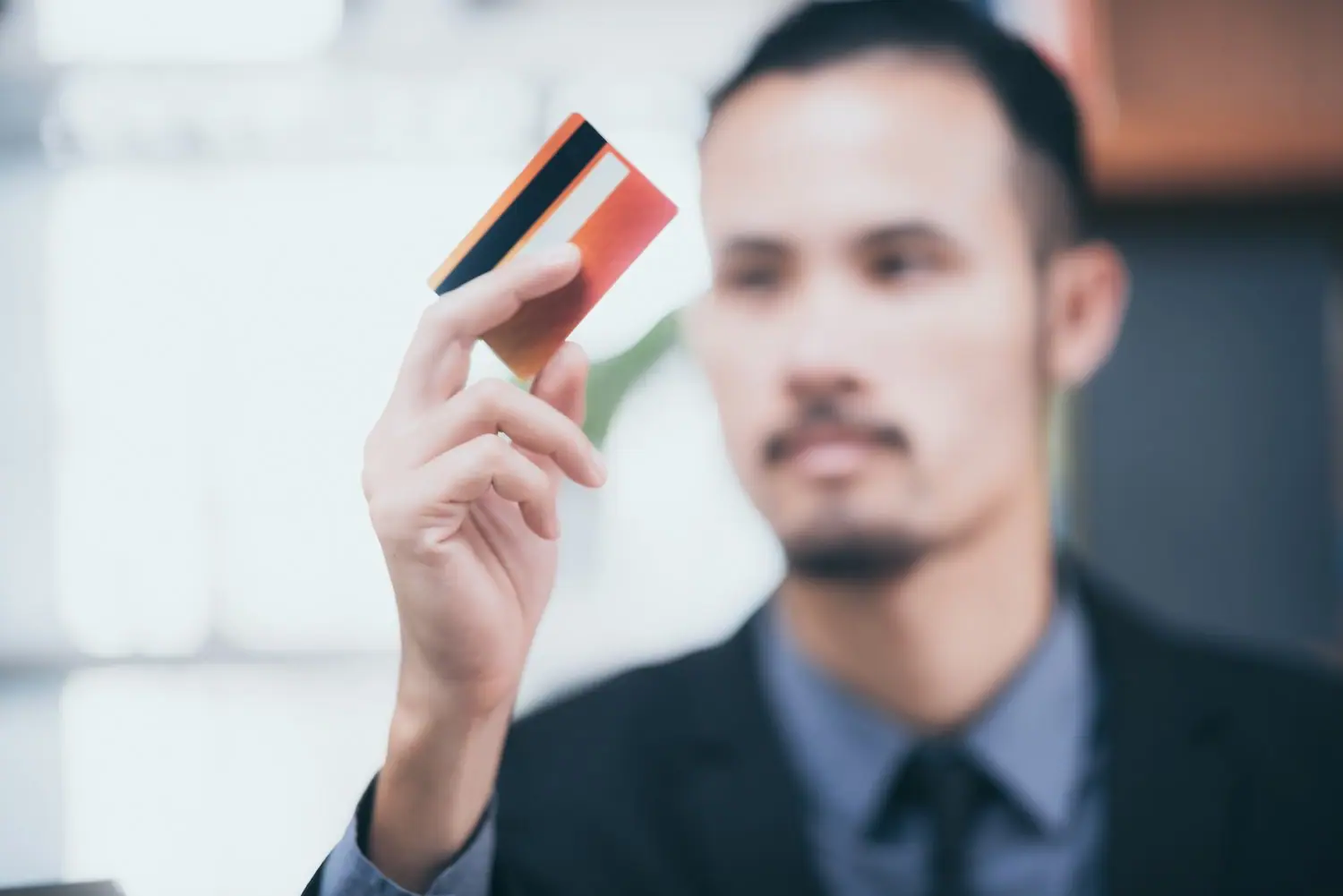 Jak wybrać kartę kredytową dla małej firmy - na co zwrócić uwagę